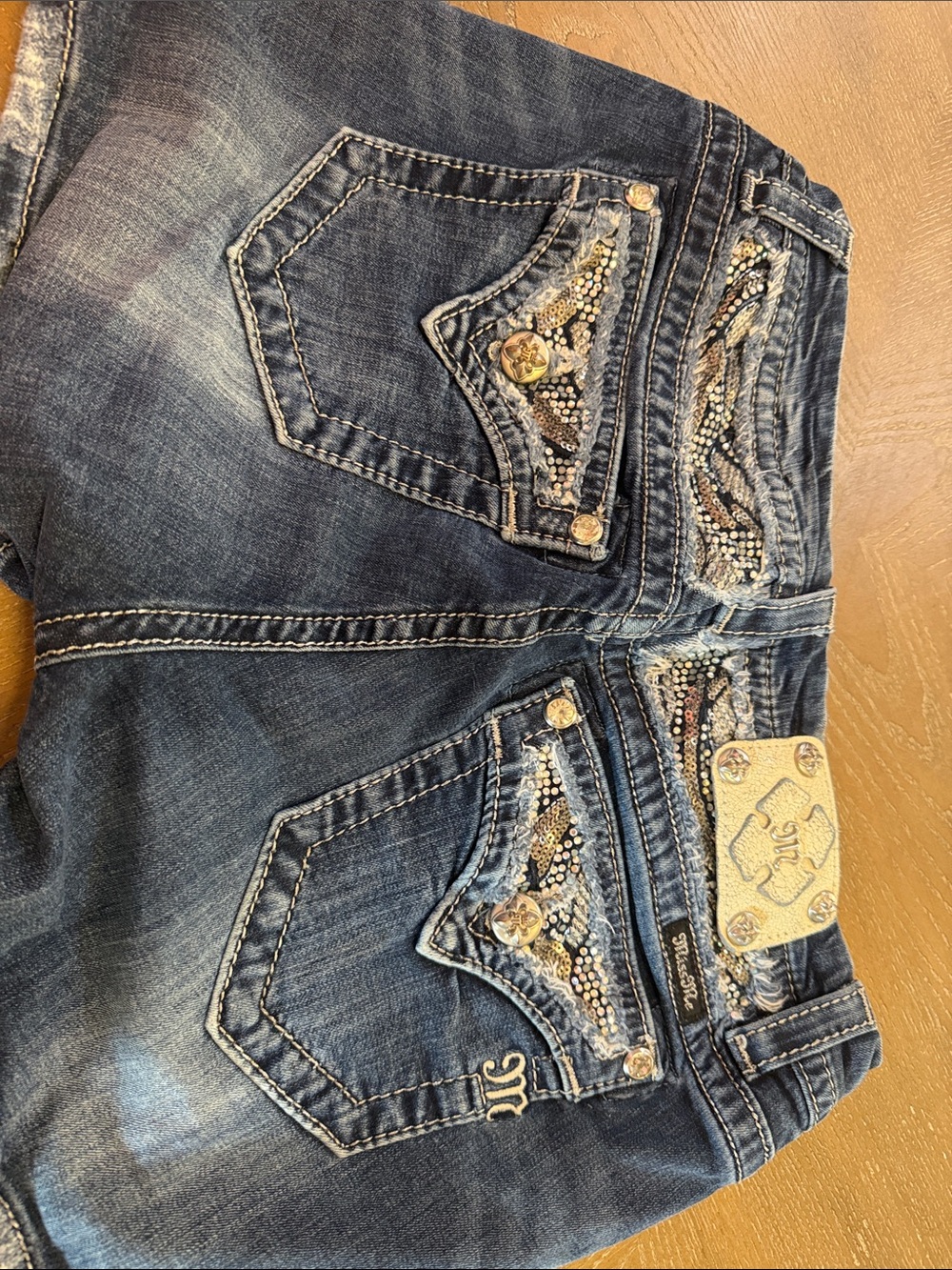 Embellished Dark Wash miss Me Women’s Jeans Size 29